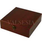 Darčeková krabička MAHAGON s vývrtkou a vinárskou súpravou 5 pomôcok